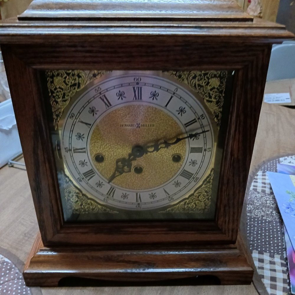 Chiming mantel clock with key